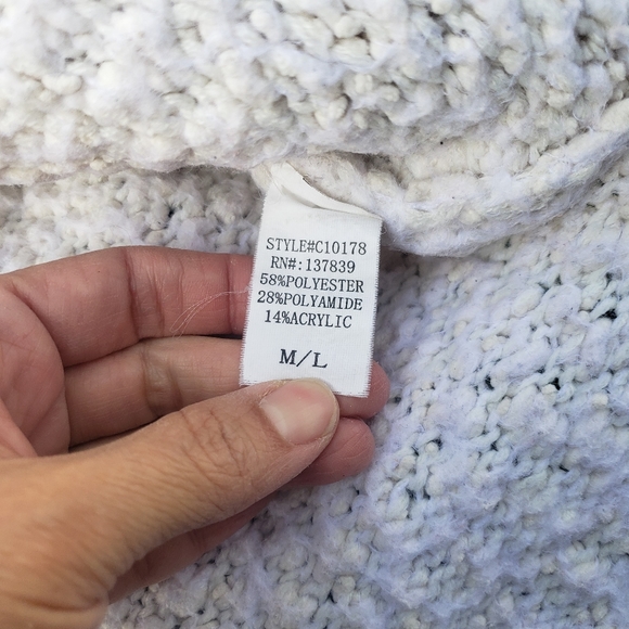 Thick Knitted Fashion Nova Sweater - Picture 3 of 10